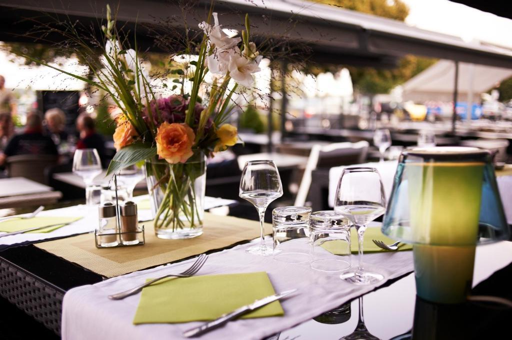 Cristal Hotel Restaurant - Logis Hotels Saumur Bagian luar foto