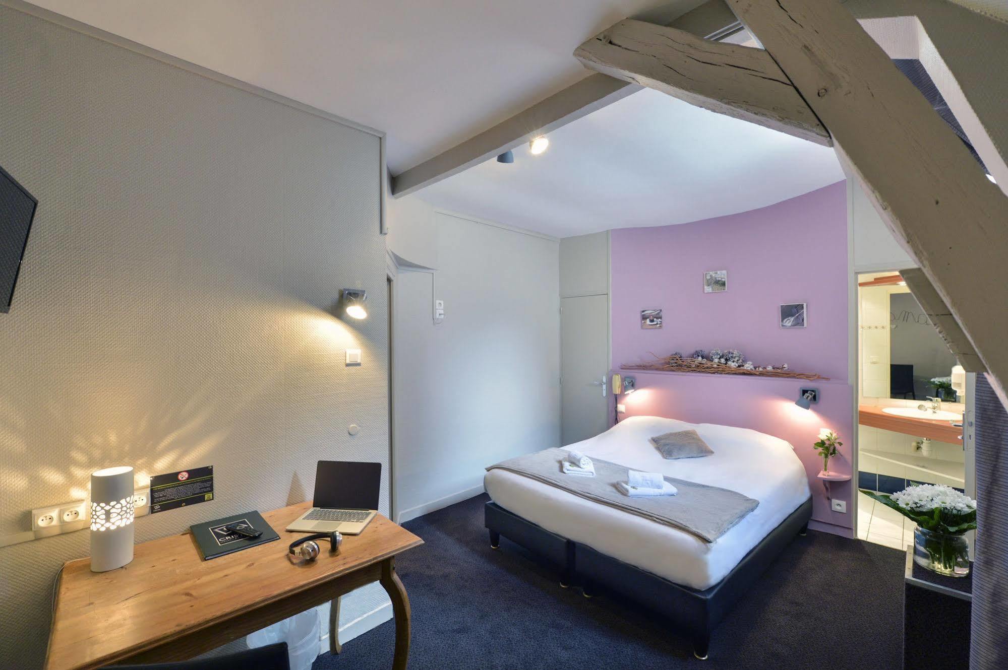 Cristal Hotel Restaurant - Logis Hotels Saumur Bagian luar foto