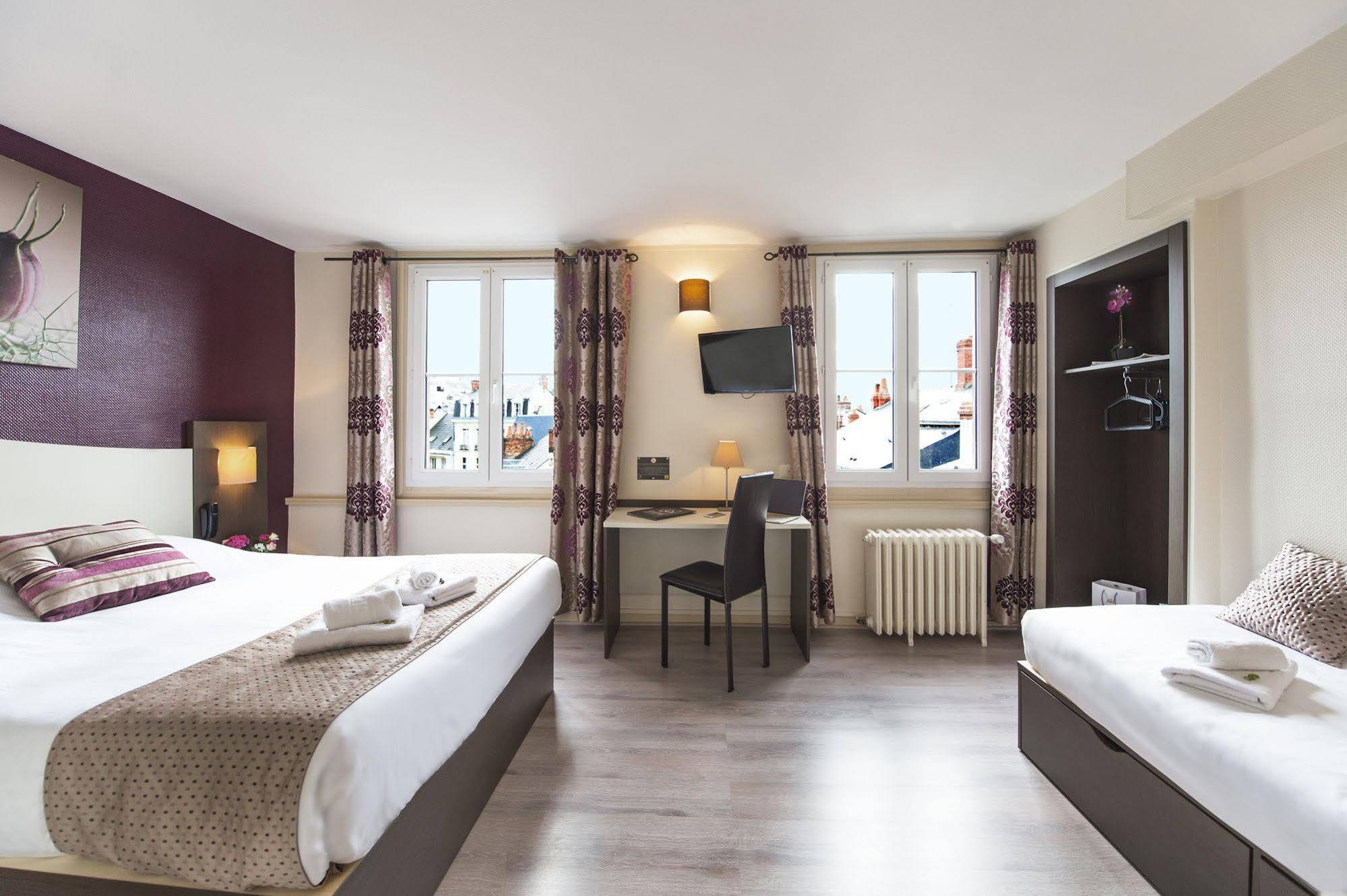 Cristal Hotel Restaurant - Logis Hotels Saumur Bagian luar foto