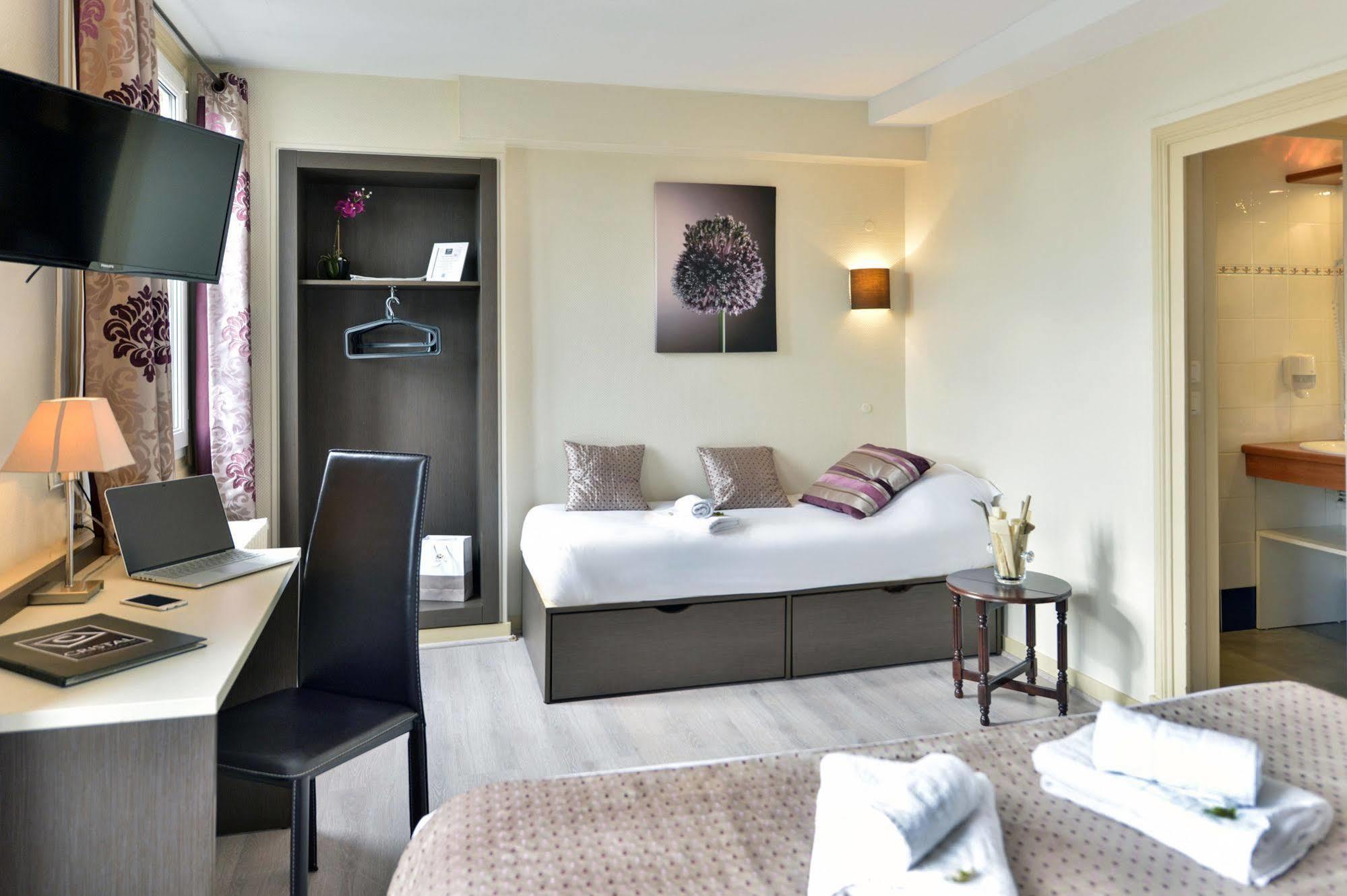 Cristal Hotel Restaurant - Logis Hotels Saumur Bagian luar foto